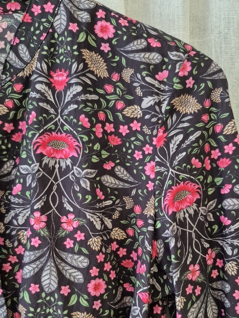 J. McLaughlin Black Dress Silk & Cotton with Pink Floral Print - Picture 3 of 7